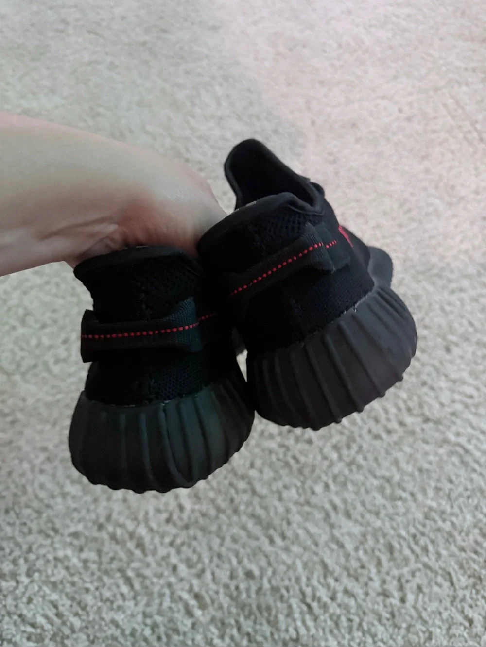 Adidas yeezy 350v2 bred